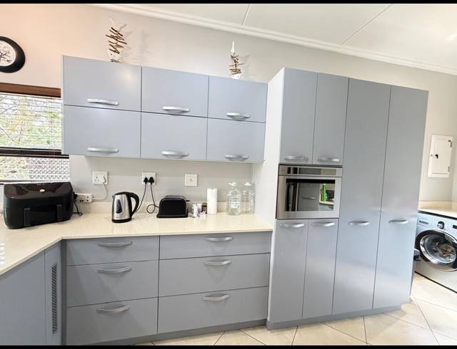 4 BEDROOM TOWNHOUSE FOR SALE IN ZIMBALI ESTATE